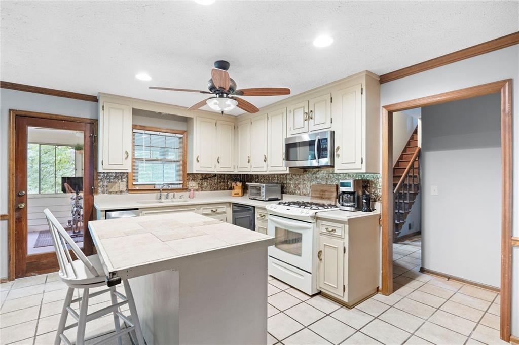 2041 Millspring Way, Kennesaw, Georgia image 12