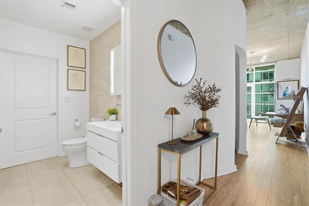 923 Peachtree Street NE 924