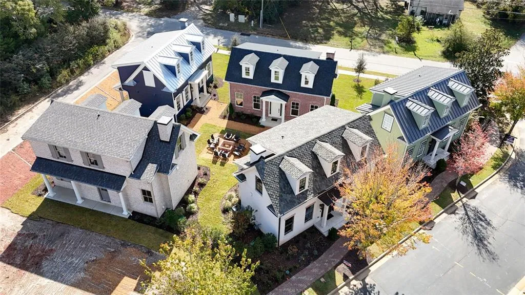 Senoia, Georgia 30276, United States, 3 Bedrooms Bedrooms, ,3 BathroomsBathrooms,Residential,Active,211101