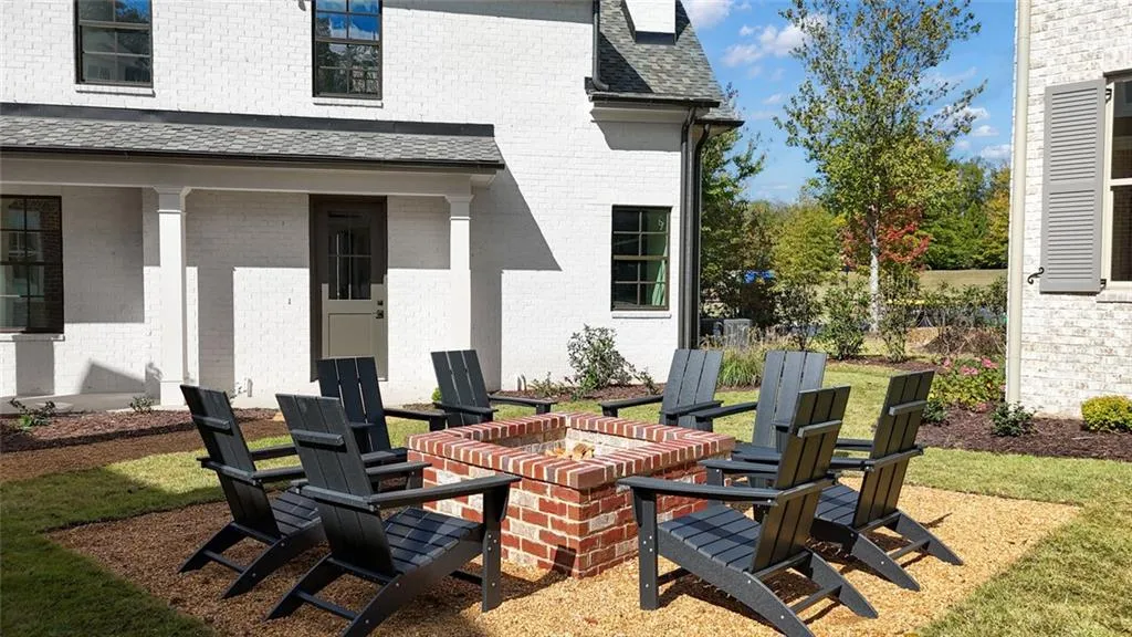 Senoia, Georgia 30276, United States, 3 Bedrooms Bedrooms, ,3 BathroomsBathrooms,Residential,Active,211101