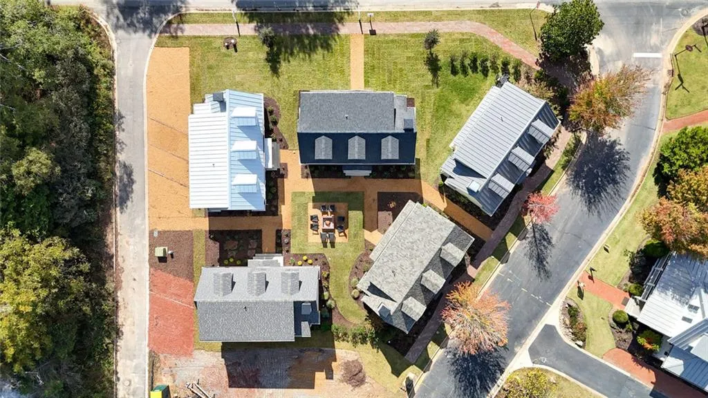 Senoia, Georgia 30276, United States, 3 Bedrooms Bedrooms, ,3 BathroomsBathrooms,Residential,Active,211101