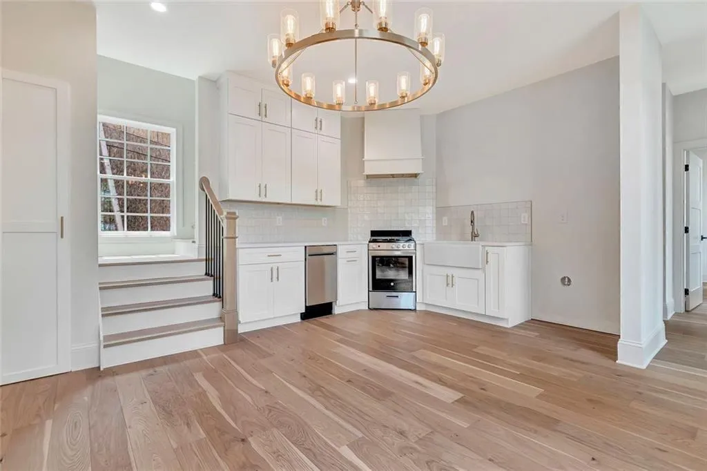 Senoia, Georgia 30276, United States, 3 Bedrooms Bedrooms, ,3 BathroomsBathrooms,Residential,Active,211101