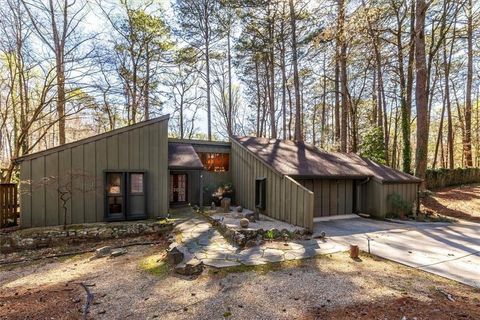 Homes For Sale - 4917 Mountclaire Road<br/> Smoke Rise, GA 30087