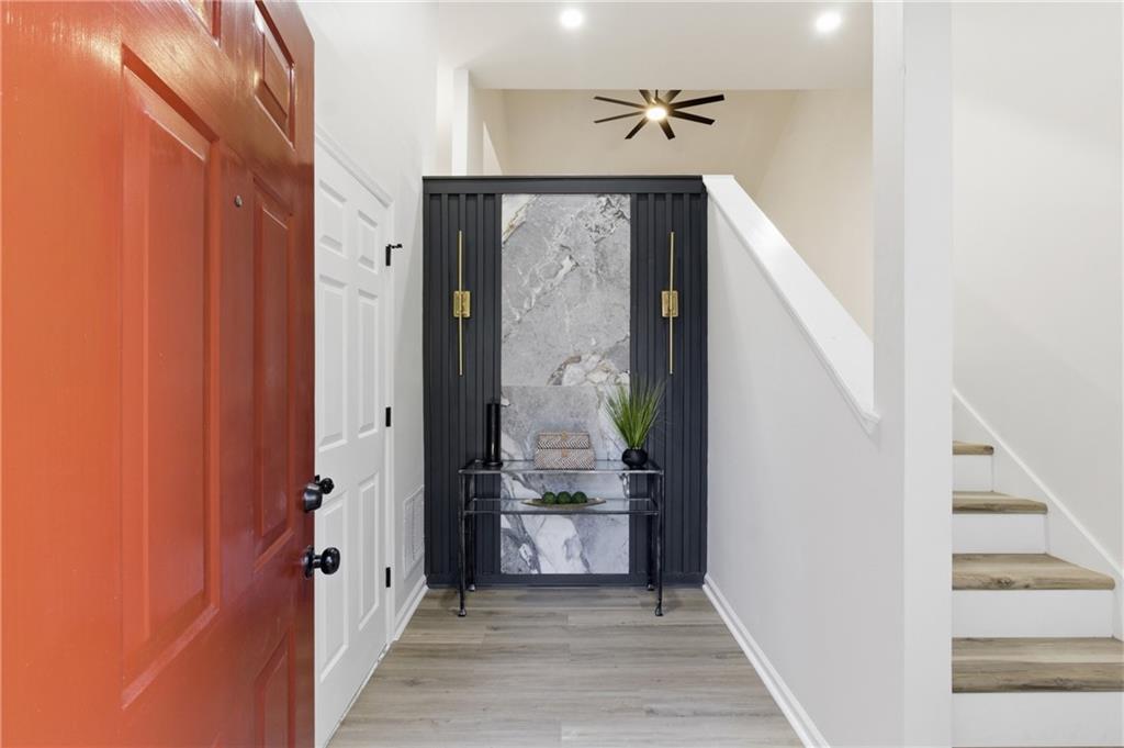 1124 Creatwood Place SE