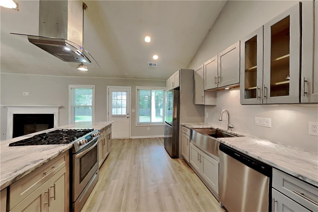 111 Meadowview Lane