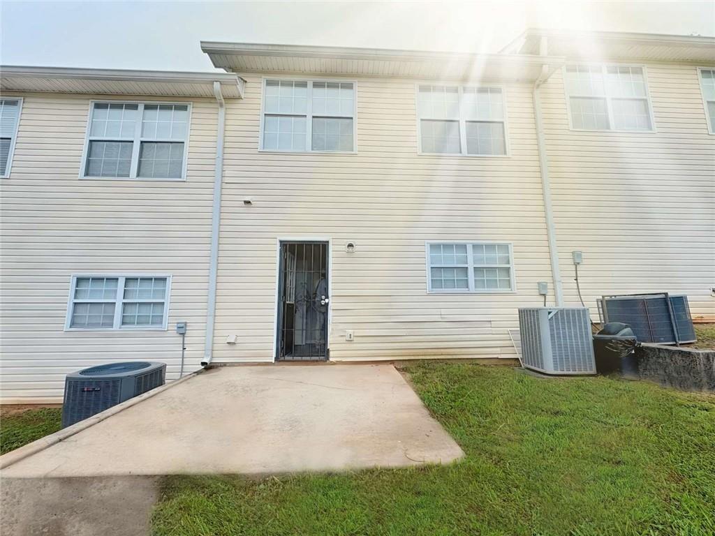 1464 Riverrock Trail