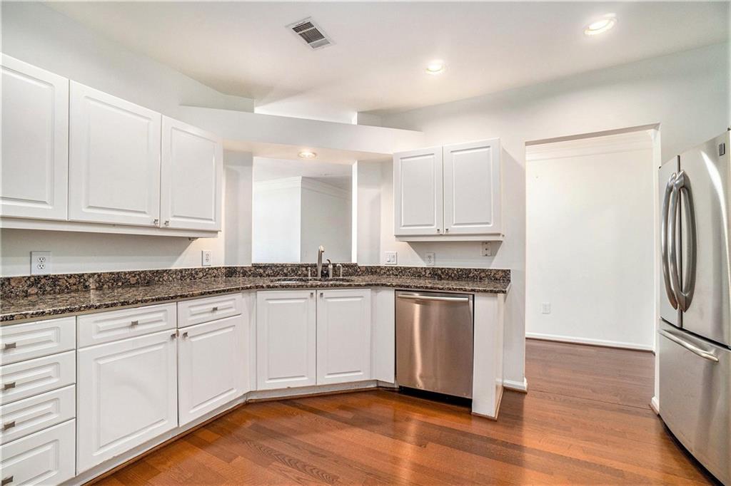 3334 Peachtree Road NE 908