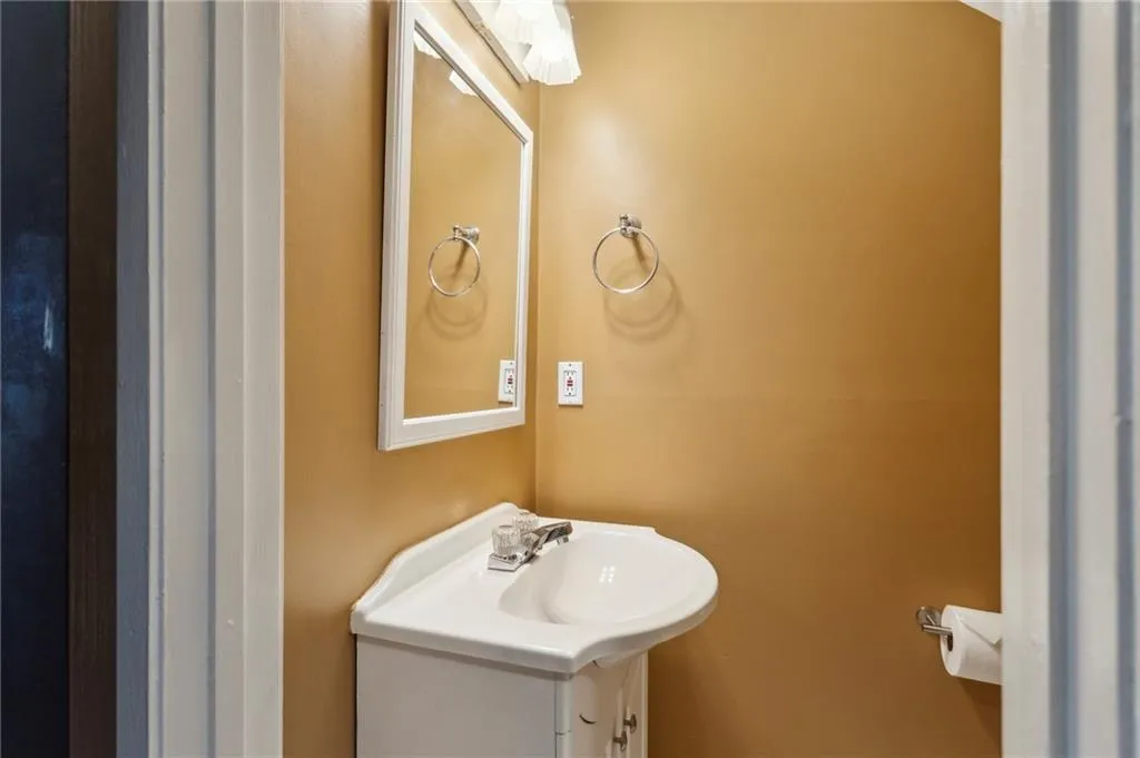 Smyrna, Georgia 30080, United States, 2 Bedrooms Bedrooms, ,2 BathroomsBathrooms,Residential,Active,12486