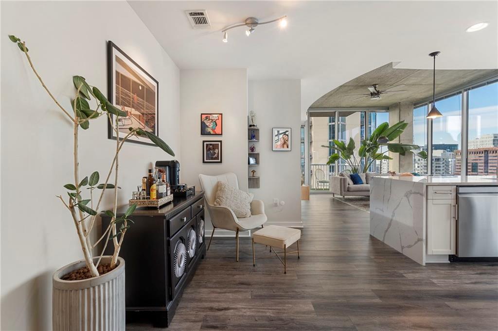 855 Peachtree Street NE 1702