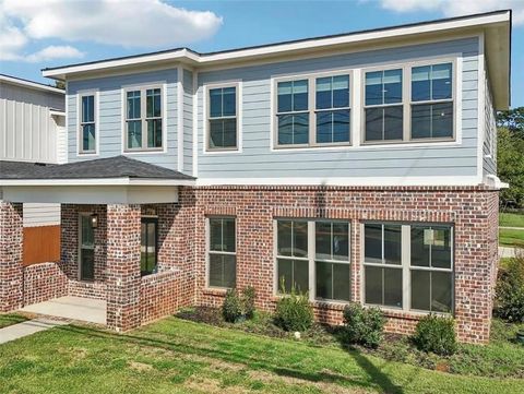 Homes For Sale - 3000 9th Avenue<br/> Huntsville, AL 35805