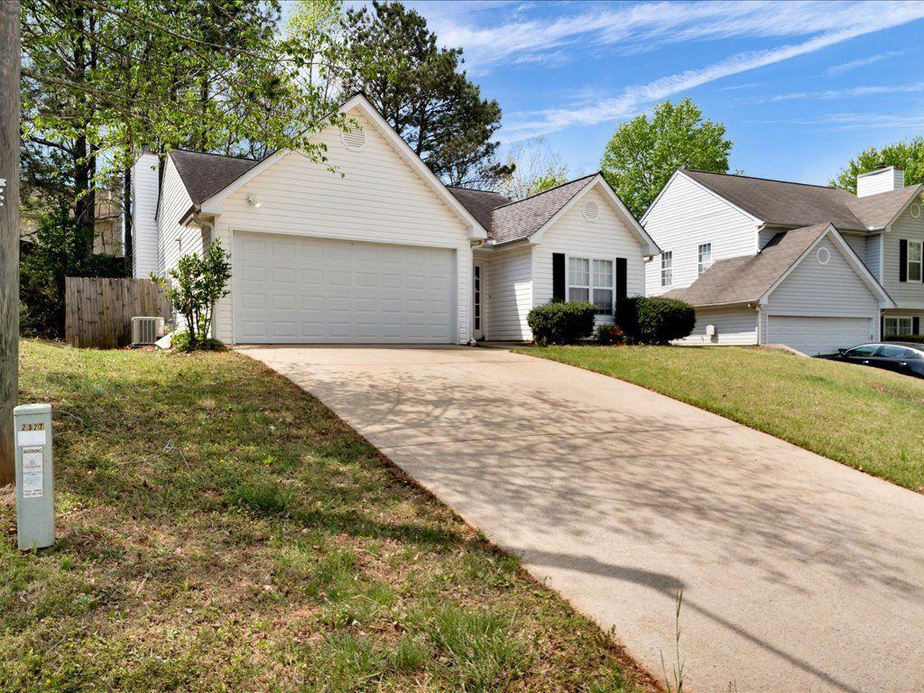 2329 Wavetree Lane, Acworth, Georgia image 4