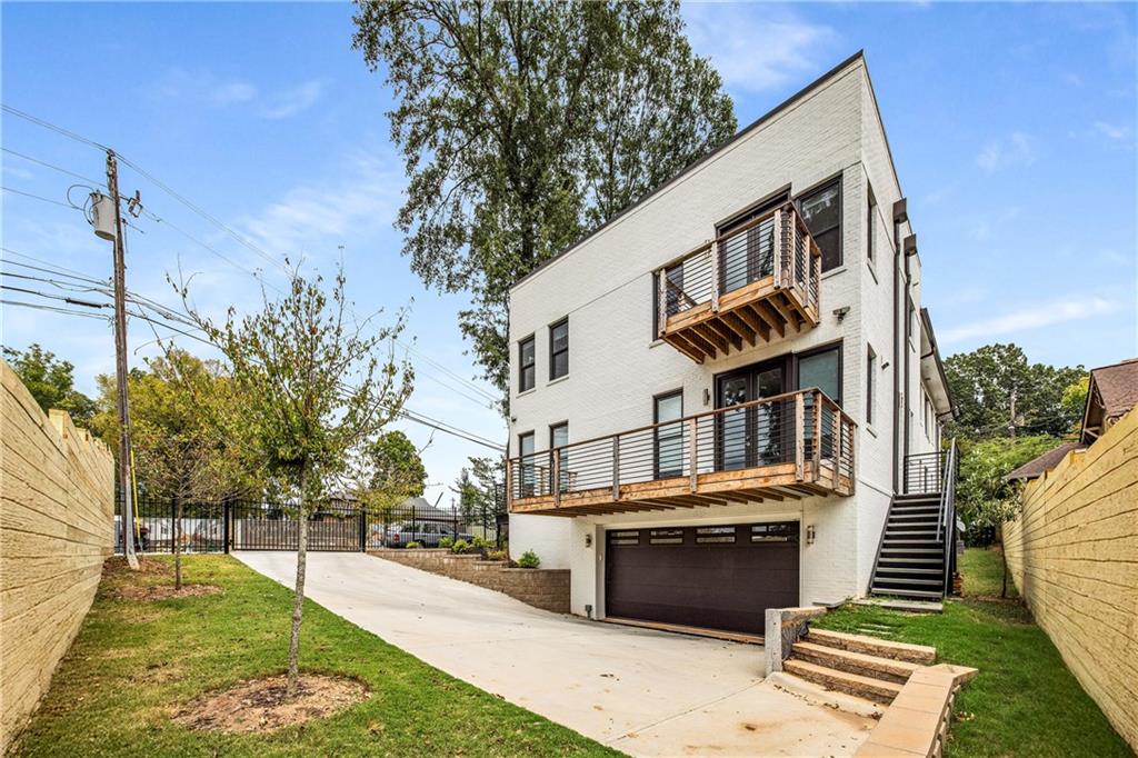 564 Parkway Drive NE 3