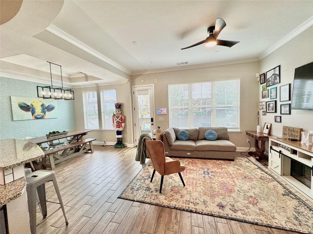 204 DELLWOOD Drive SE