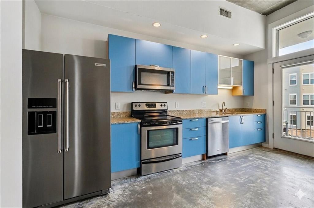 245 N Highland Avenue NE 408