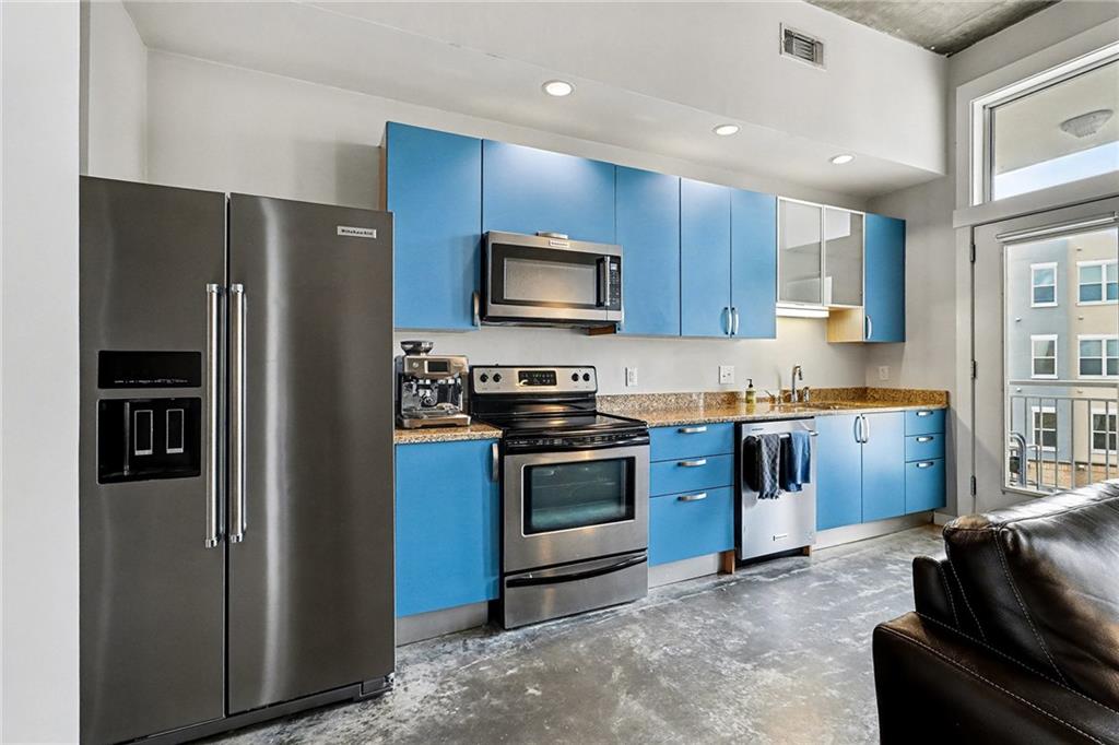 245 N Highland Avenue NE 408