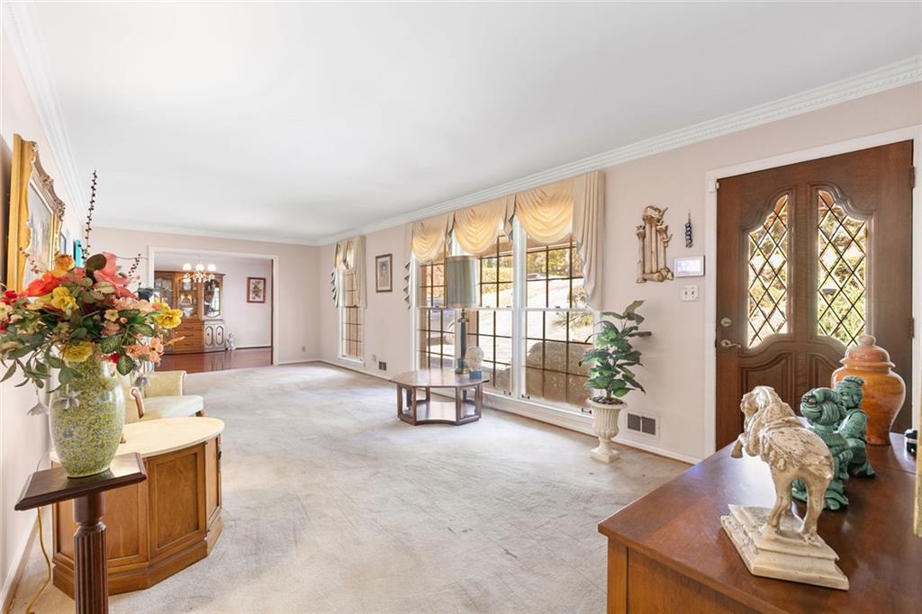 2258 Greencrest Drive NE