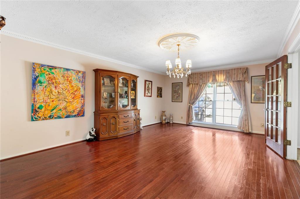 2258 Greencrest Drive NE