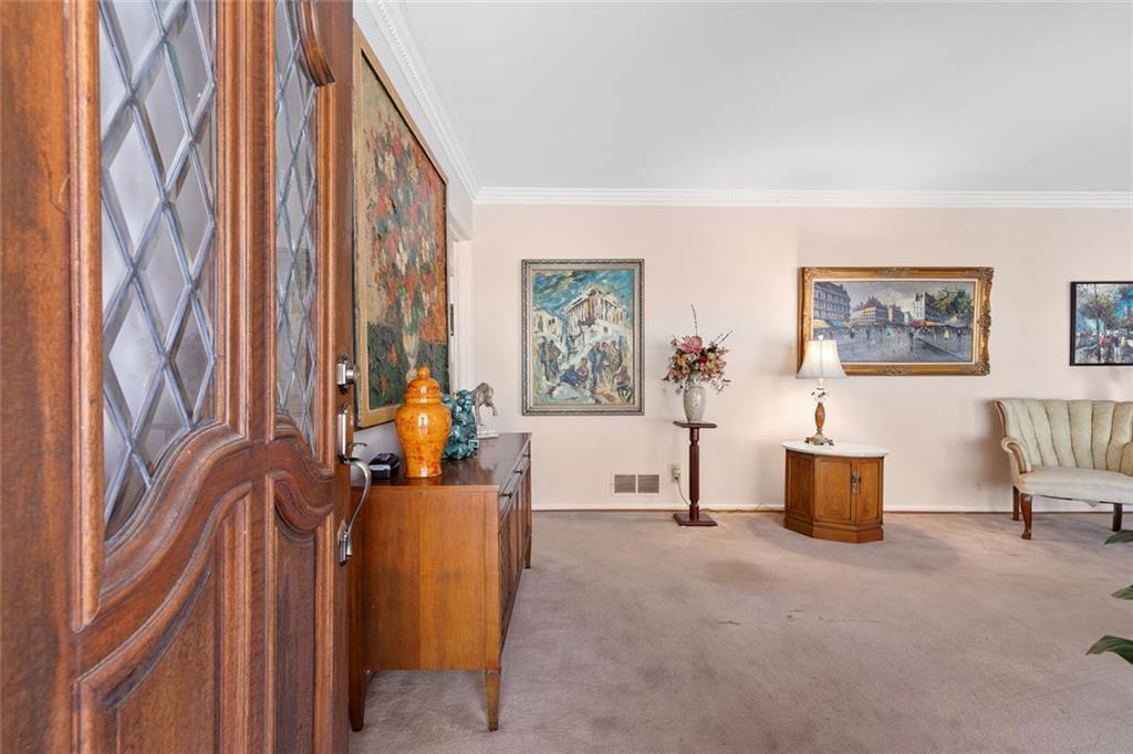 2258 Greencrest Drive NE