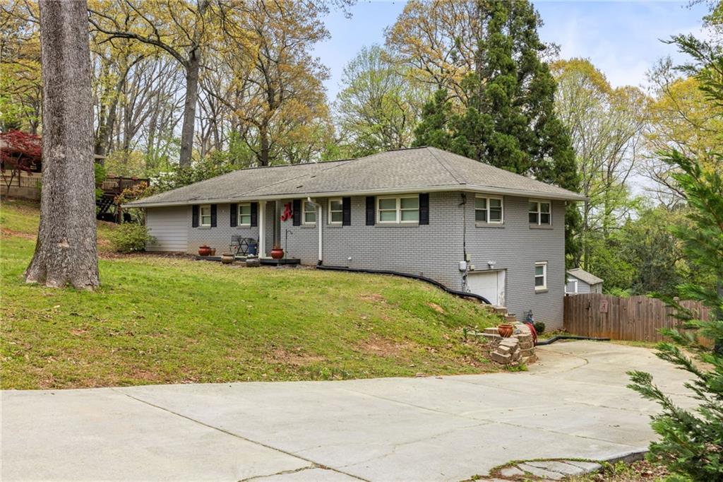2341 Elmwood Circle SE