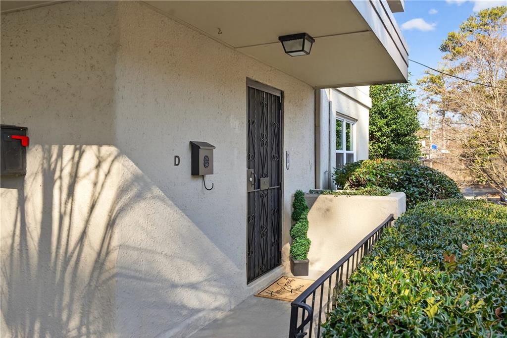 275 Lakemoore Drive NE D