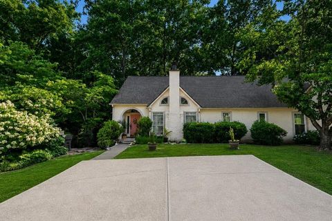 Townhouse For Sale - 4135 Lake Mist Drive<br/> Kennesaw, GA 30144