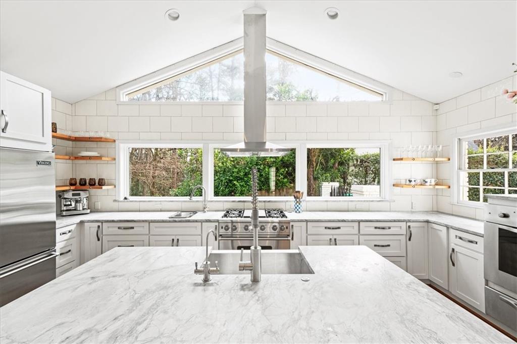 6125 Weatherly Drive