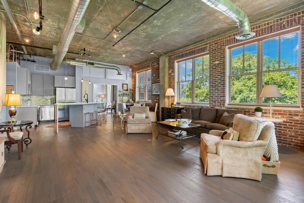3235 Roswell Road NE 604