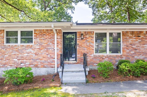 Homes For Sale - 2563 Dering Court<br/> Dekalb County, Atlanta, GA 30345