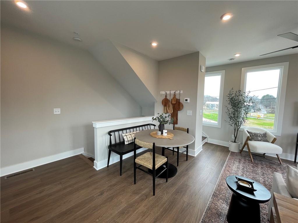 498 Burroughs Street SE 323