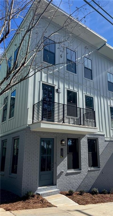 498 Burroughs Street SE 323 Atlanta GA 30315