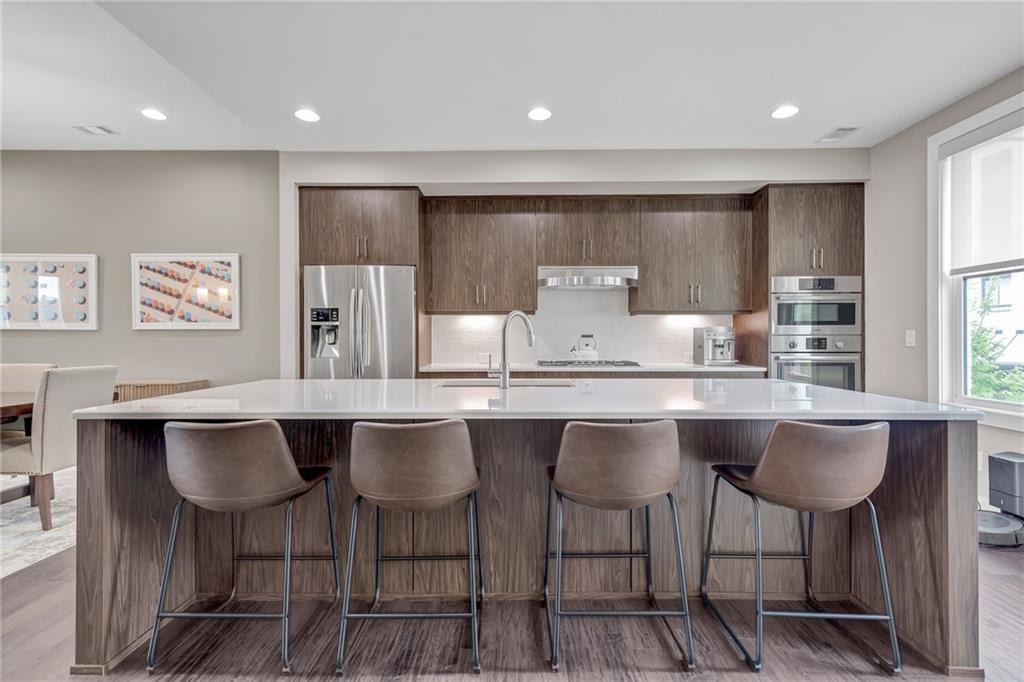 215 Arizona Avenue NE 2