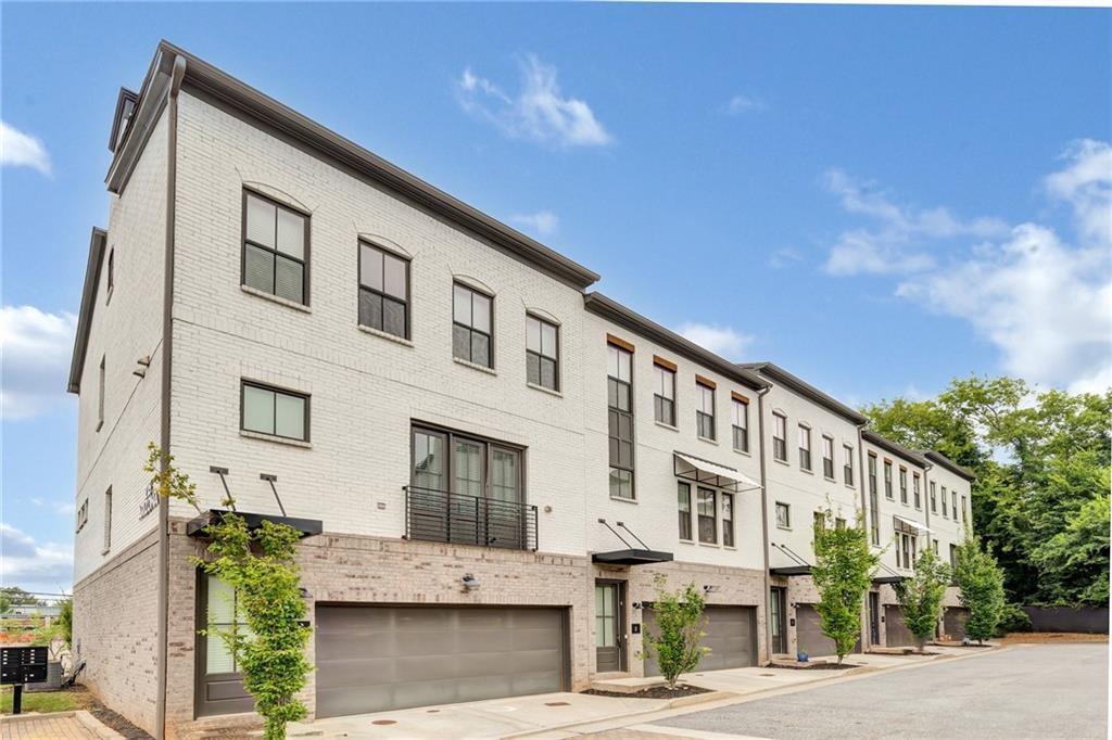 215 Arizona Avenue NE 2