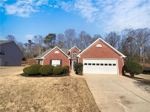 Homes For Sale - 6895 Valley Forest Drive<br/> Cumming, GA 30041