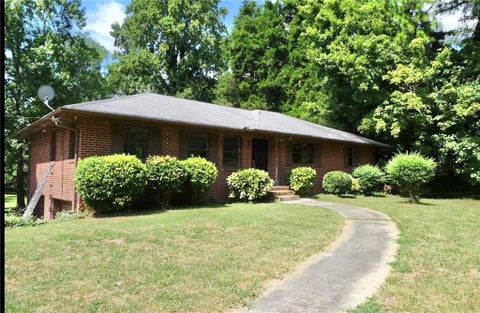 Homes For Sale - 2808 Benjamin E Mays Drive<br/> Atlanta, GA 30311