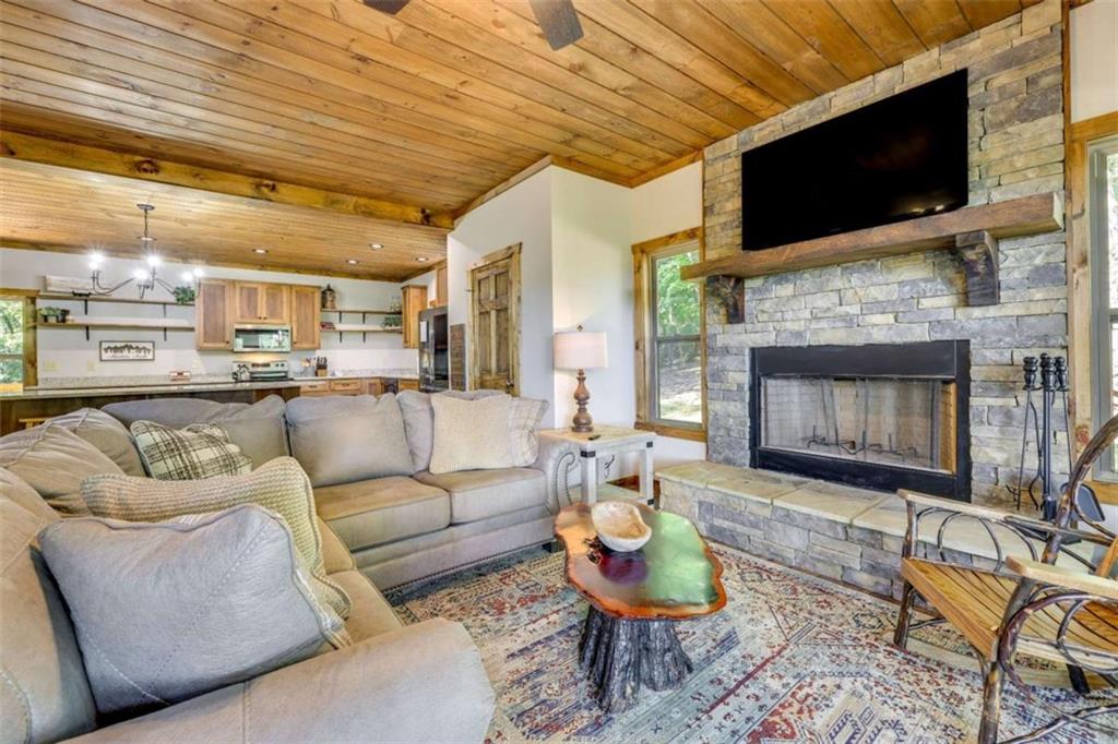 736 Mooring Drive, Ellijay, Georgia image 11