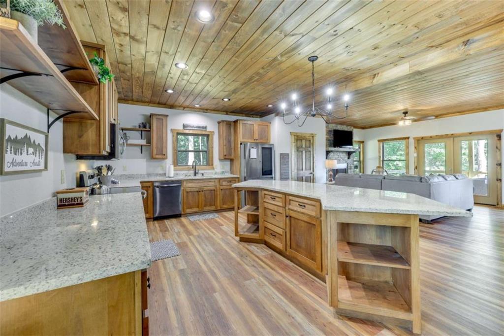 736 Mooring Drive, Ellijay, Georgia image 3