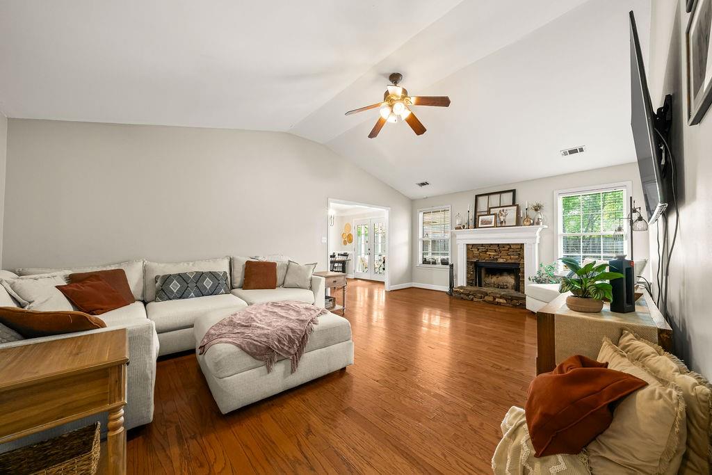 15 Trillium Trail NE