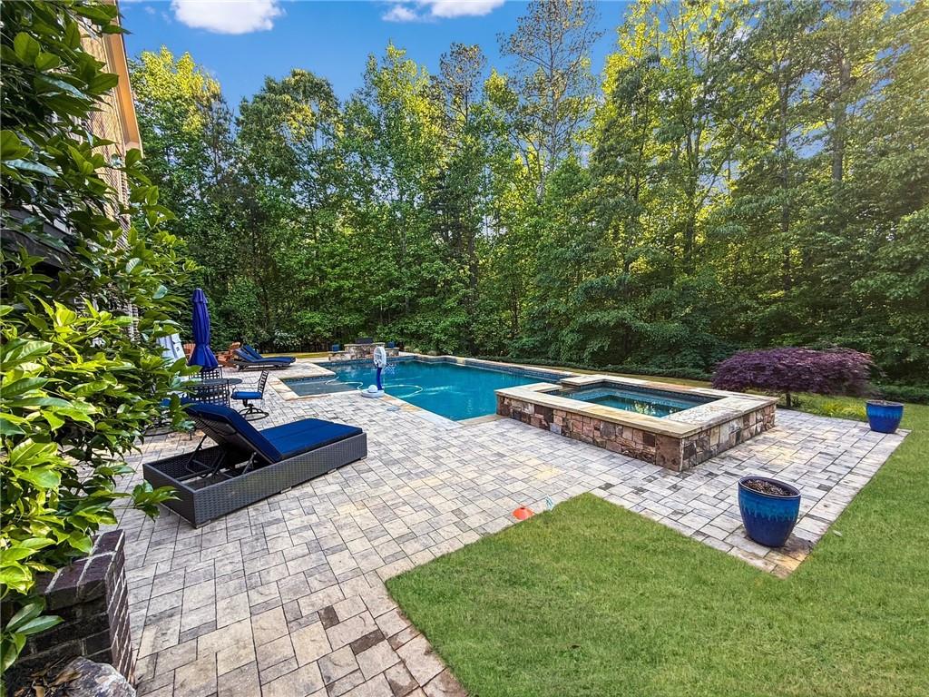 2325 Manor Creek Court