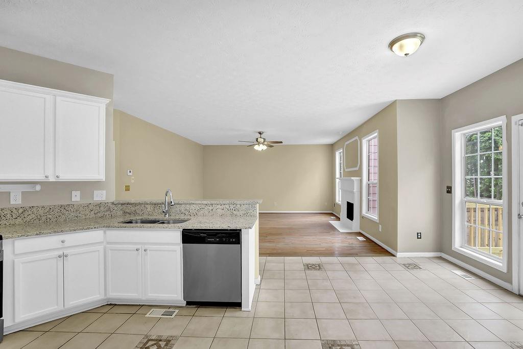 2988 Belfaire Lake Drive, Dacula, Georgia image 11