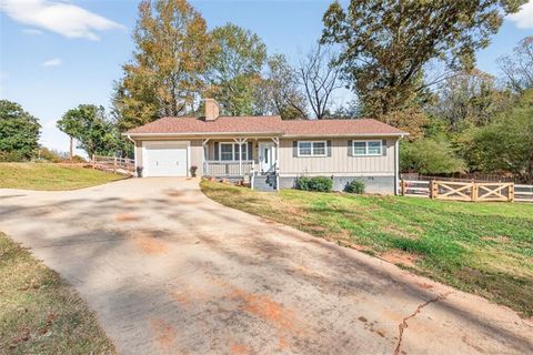 Homes For Sale - 5867 Meadow View Lane<br/> Flowery Branch, GA 30542