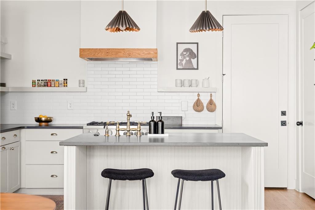 550 Heatherden Avenue