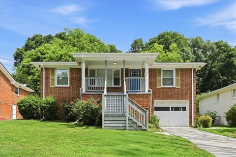 Homes For Rent - 2705 Lincoln Court<br/> Atlanta, GA 30318