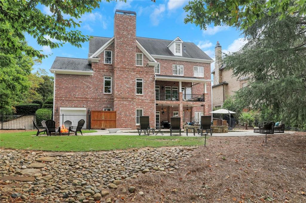 4992 PRICE Drive