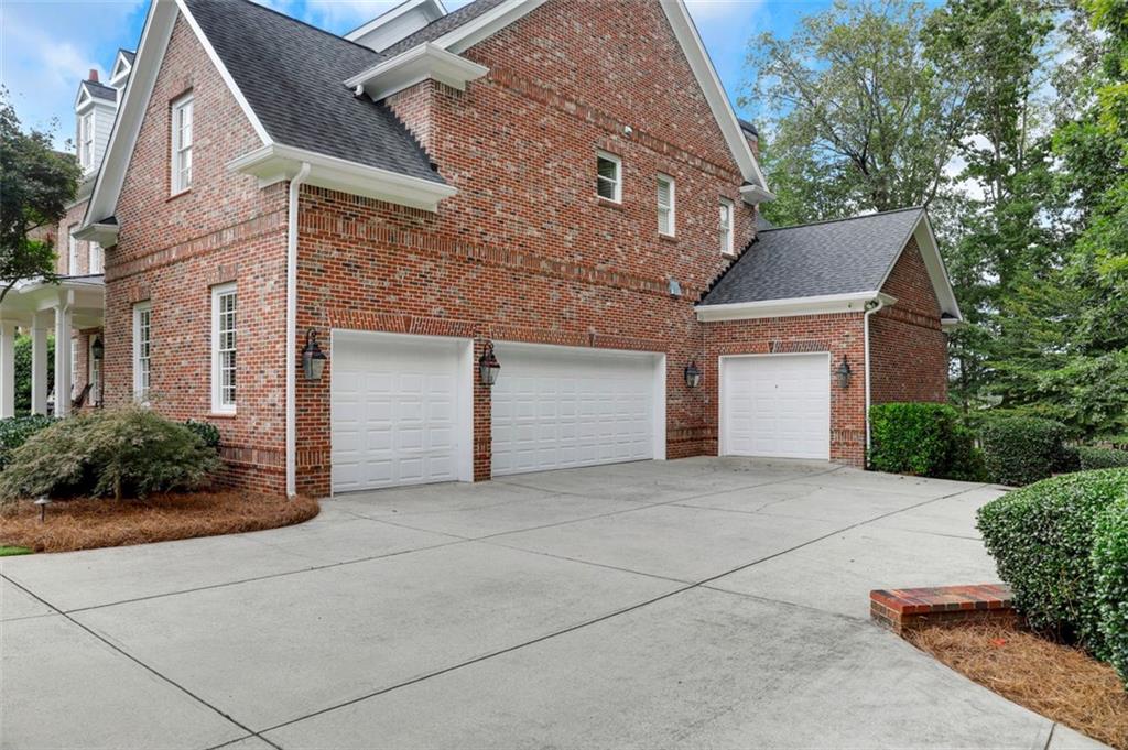 4992 PRICE Drive