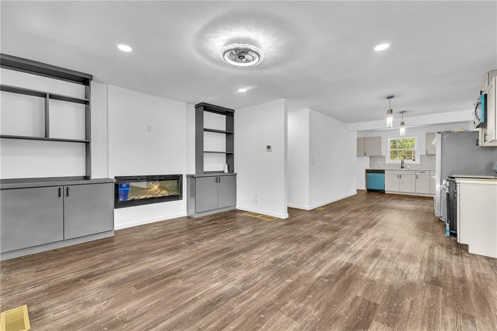 388 Sargent Drive SE