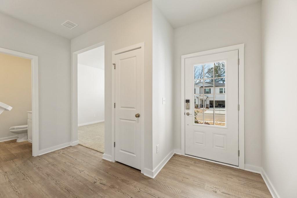 5527 Rosehall Place, Atlanta, Georgia image 3
