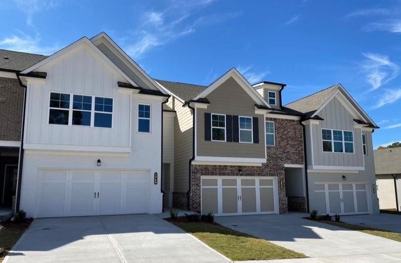 Brand new townhome. Located in close proximity to Gainesville, Flowery Branch and lake Lanier. Gorgeous kitchen with white, 42-inch shaker wall cabinets with crown molding, granite countertops, and an under-mounted stainless steel sink. Top of the line stainless steel appliances including a brand new range, dishwasher, microwave, washer, dryer, French door refrigerator, and water heater. Master bath includes standing shower and tub. Oversized master along with good sized 3 bedrooms. Available starting Sep 2nd 2025