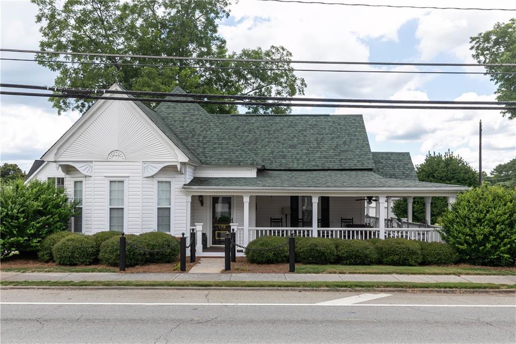 176 Confederate Avenue