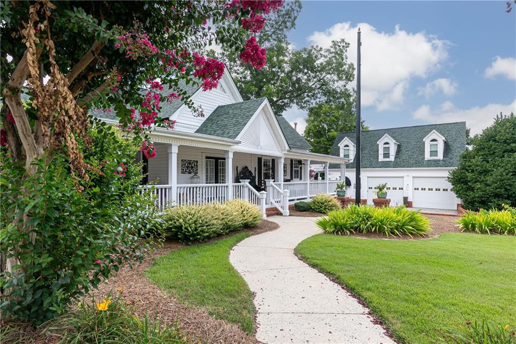 176 Confederate Avenue