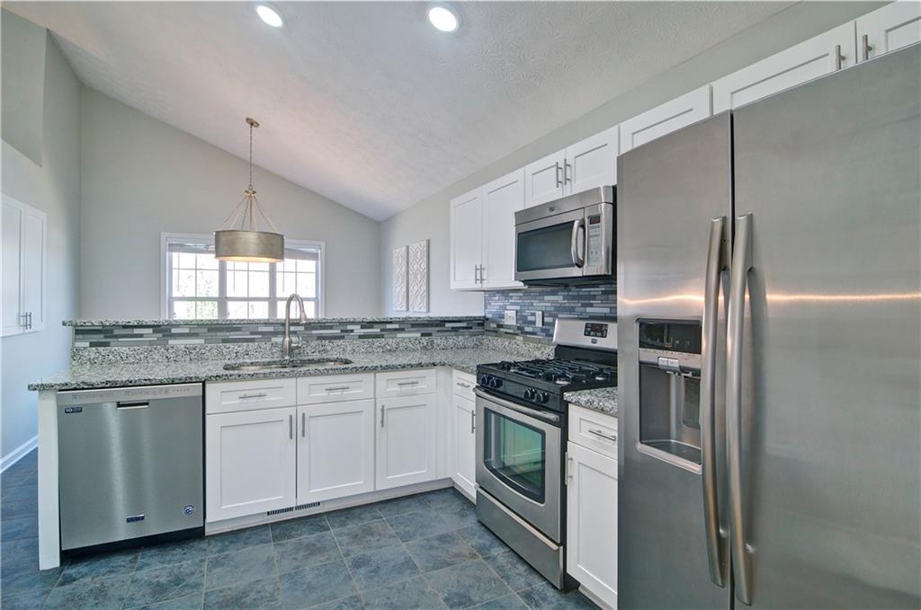 2593 Abbotts Glen Drive, Acworth, Georgia image 16